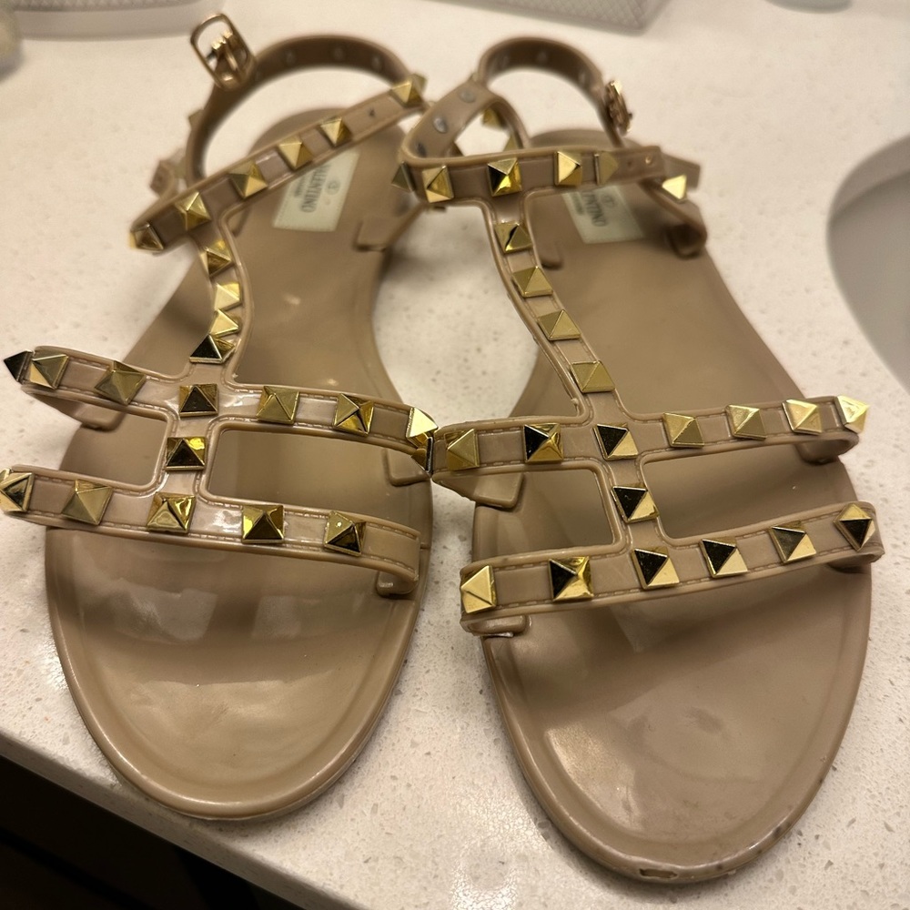 Valentino rockstud flat rubber sandal 41